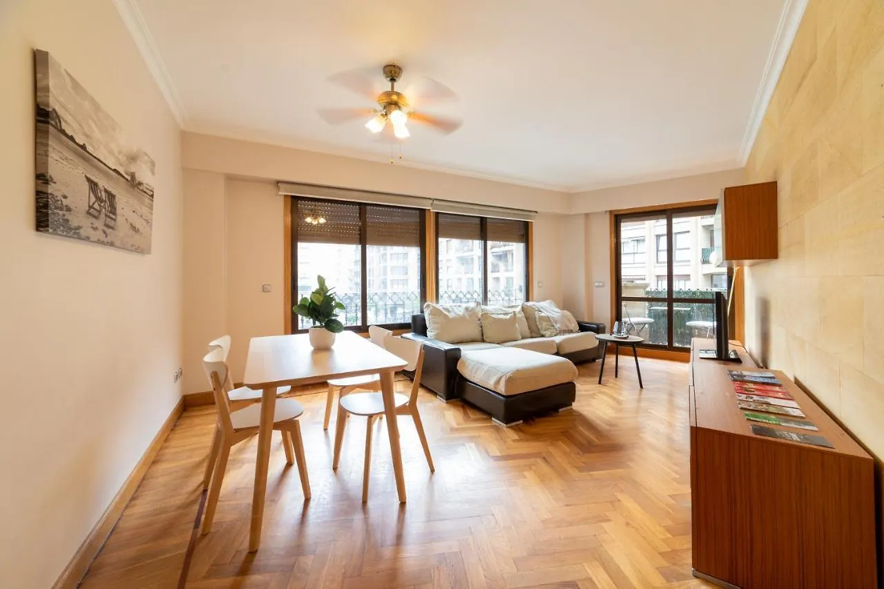 Comfy & Luminous Terrace Apartment San Sebastián